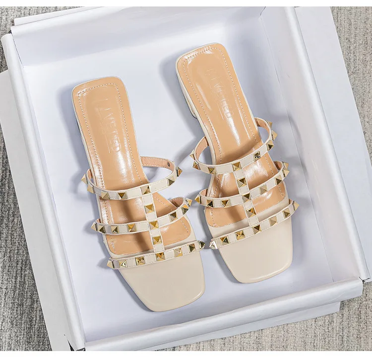 2026 Summer New Niche Design Metal Riveted Slippers Square with Real Casual Square Wear Fashion Large Size Women's Sandals 35-43