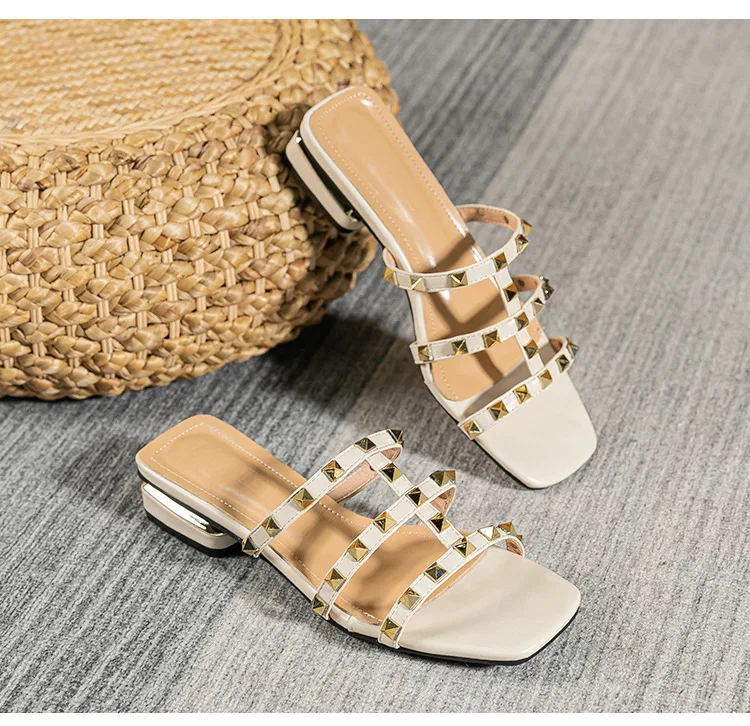 2026 Summer New Niche Design Metal Riveted Slippers Square with Real Casual Square Wear Fashion Large Size Women's Sandals 35-43