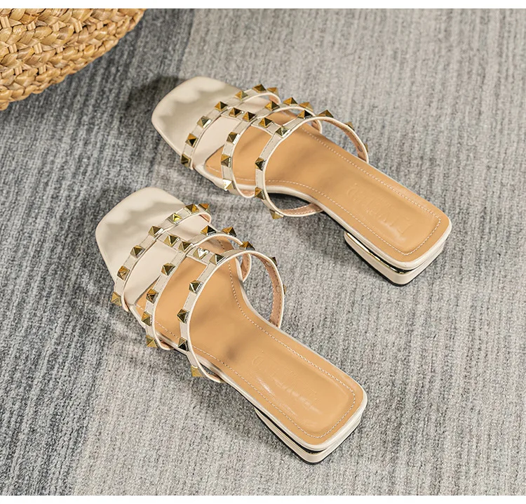 2026 Summer New Niche Design Metal Riveted Slippers Square with Real Casual Square Wear Fashion Large Size Women's Sandals 35-43