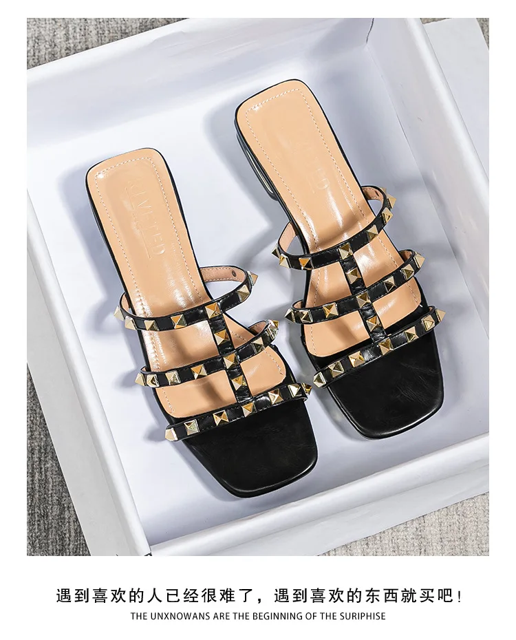 2026 Summer New Niche Design Metal Riveted Slippers Square with Real Casual Square Wear Fashion Large Size Women's Sandals 35-43