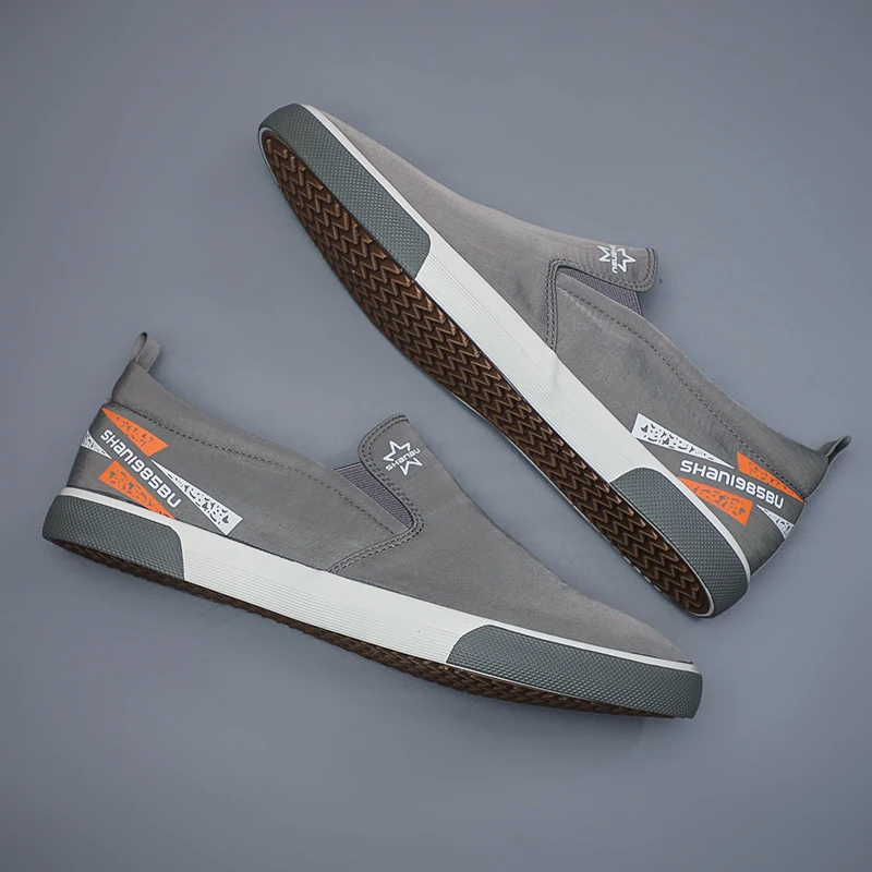 Men's Canvas Shoes New Spring Anti-slip Lightweight Breathable Slip On Wear-Resisting Korean Shoes SS23170