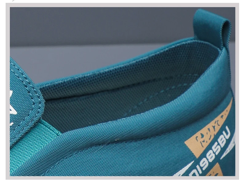 Men's Canvas Shoes New Spring Anti-slip Lightweight Breathable Slip On Wear-Resisting Korean Shoes SS23170