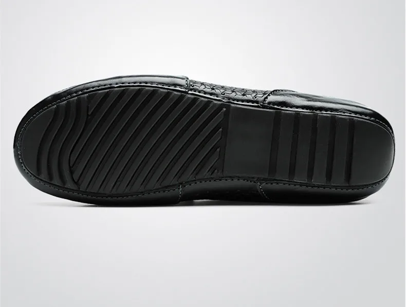 2026 Summer Men Casual Shoes Luxury Brand Genuine Leather Mens Loafers Moccasins Hollow Out Breathable Slip on Driving Shoes