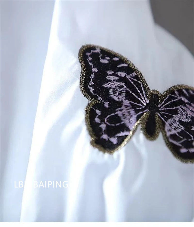 New Embroidered Shirt Women's 2024 Summer Fashion Retro Western Style Design Sense Loose Lantern Sleeve Blouse Lady Tops