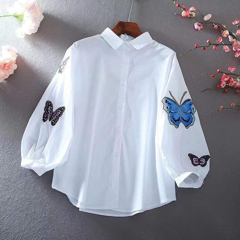 New Embroidered Shirt Women's 2024 Summer Fashion Retro Western Style Design Sense Loose Lantern Sleeve Blouse Lady Tops