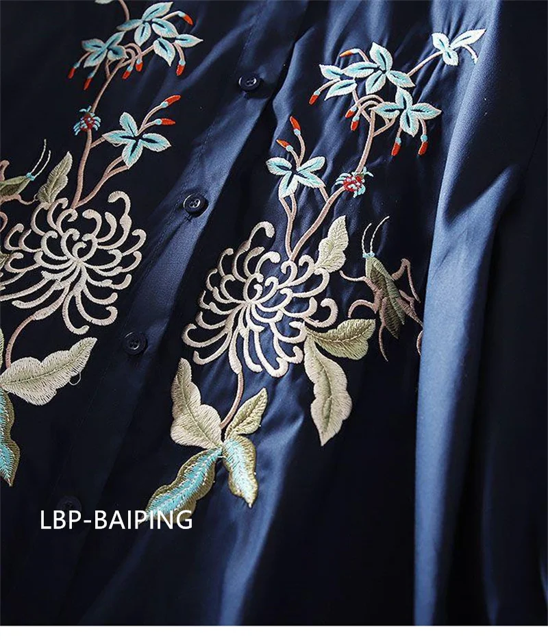 New Embroidered Shirt Women's 2024 Summer Fashion Retro Western Style Design Sense Loose Lantern Sleeve Blouse Lady Tops