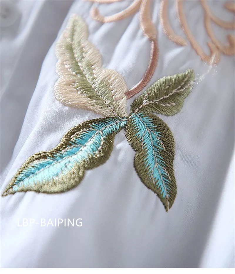 New Embroidered Shirt Women's 2024 Summer Fashion Retro Western Style Design Sense Loose Lantern Sleeve Blouse Lady Tops