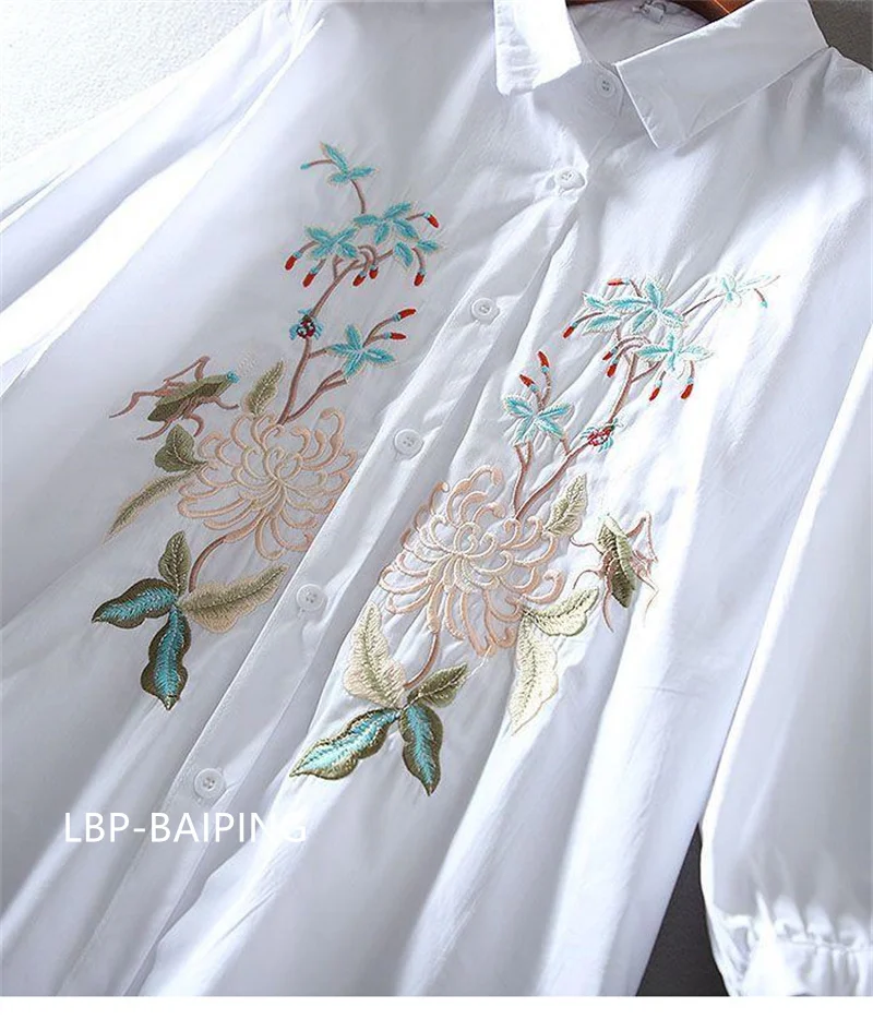 New Embroidered Shirt Women's 2024 Summer Fashion Retro Western Style Design Sense Loose Lantern Sleeve Blouse Lady Tops