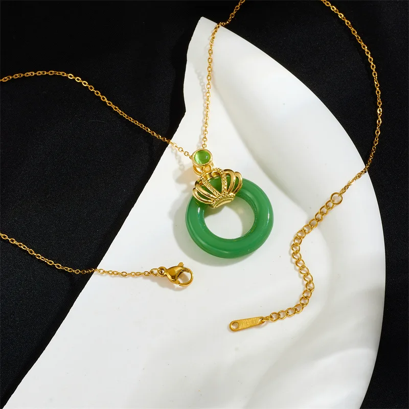 Chinese Style Classic Green Circle Stone Pendant Necklaces for Women Elegant Accessories Collar Jewelry Gifts for Friends