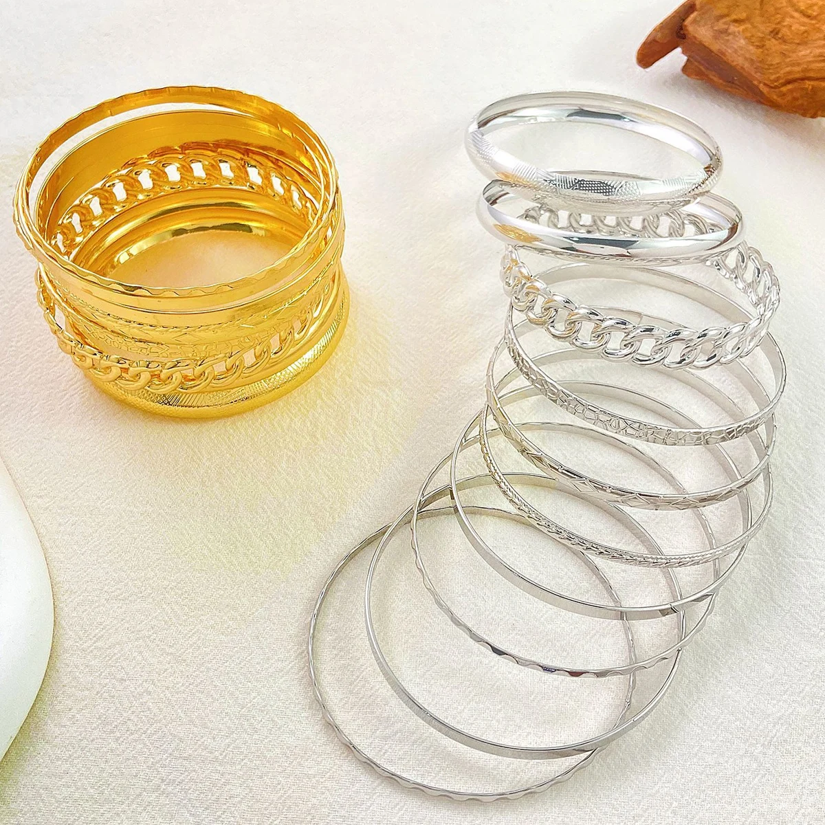 Ten Piece Set Of Stylish Bohemian Folk Retro Wide-Face Gold And Silver Color Wedding Banquet Bracelet Jewelry