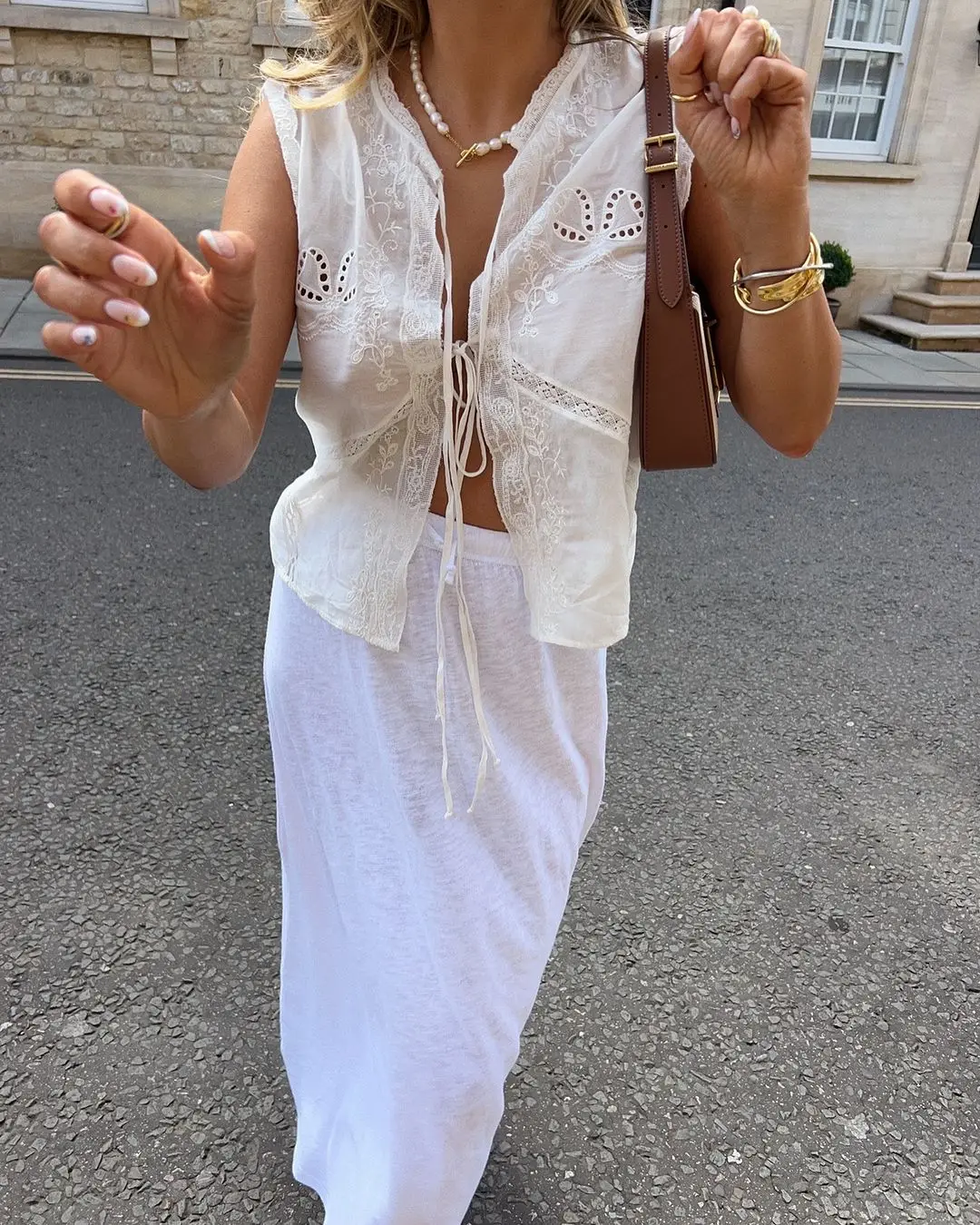 Sleeveless Lace-up Summer Blouse Cotton Floral Embroidered lace Blouses Shirts Women Tops Vintage Boho Beach Wear Casual Blusas