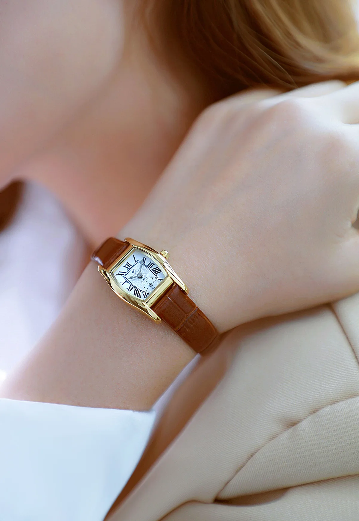 BS Women's Watch Versatile Retro Style Luxury Brand Leather Steel Straps Waterproof Ladies Fashion Quartz Clock Watches Gift
