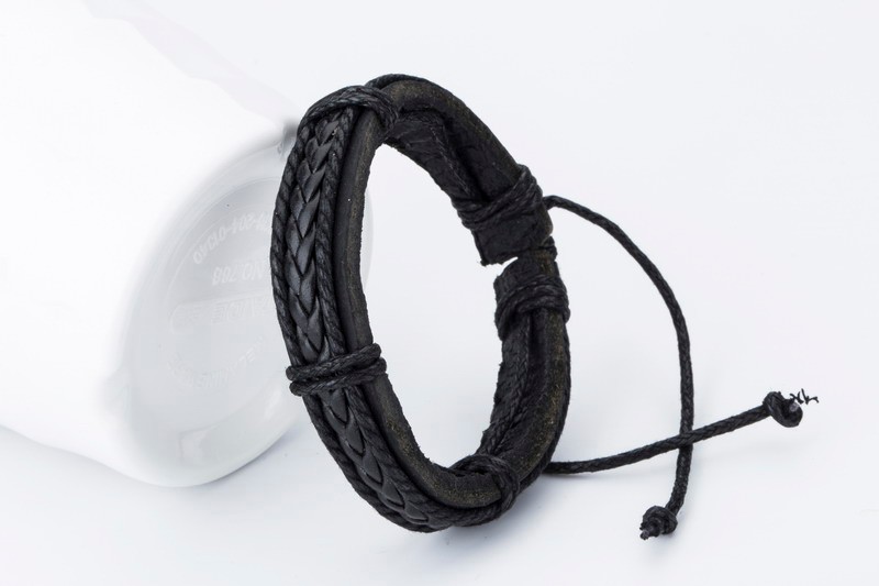 TYO Wholesale Bracelets New Fashion Charm Leather Bangle Men's Bracelets Popular Boys DIY Bandage Strand Handmade Weave Bracelet