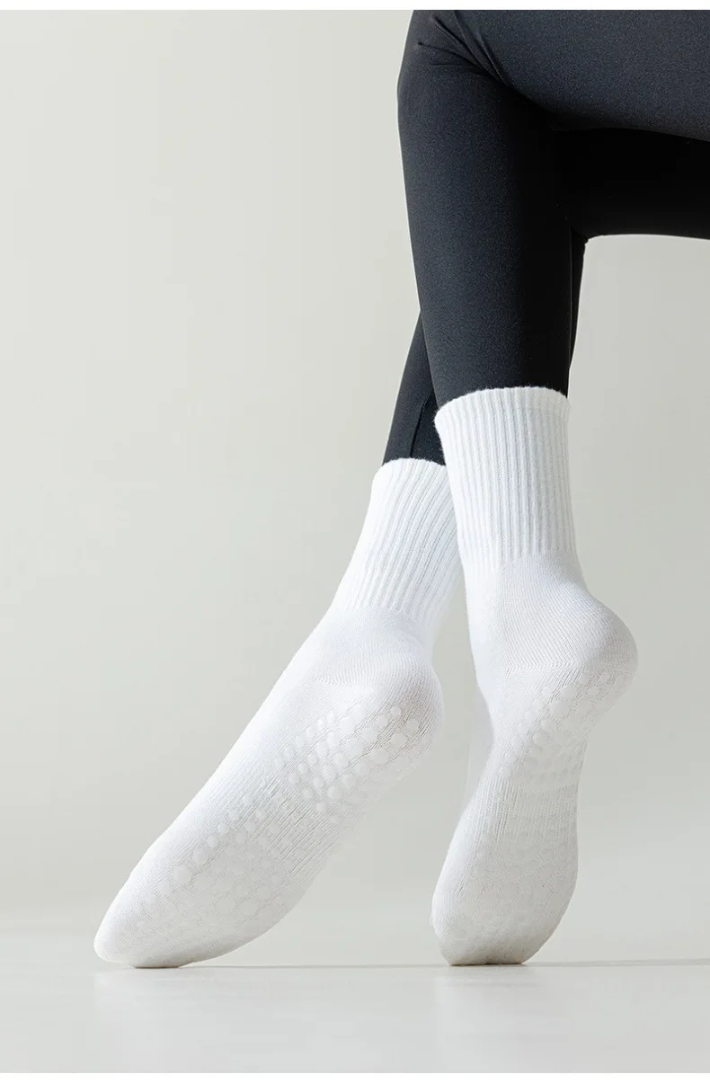 4 Pairs 100% Cotton Yoga Socks for Women Mid Calf Solid Color Non-Slip Pilates Sock Winter Fitness Gym Floor Silicone Grip Socks