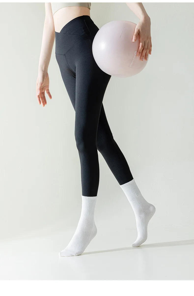 4 Pairs 100% Cotton Yoga Socks for Women Mid Calf Solid Color Non-Slip Pilates Sock Winter Fitness Gym Floor Silicone Grip Socks