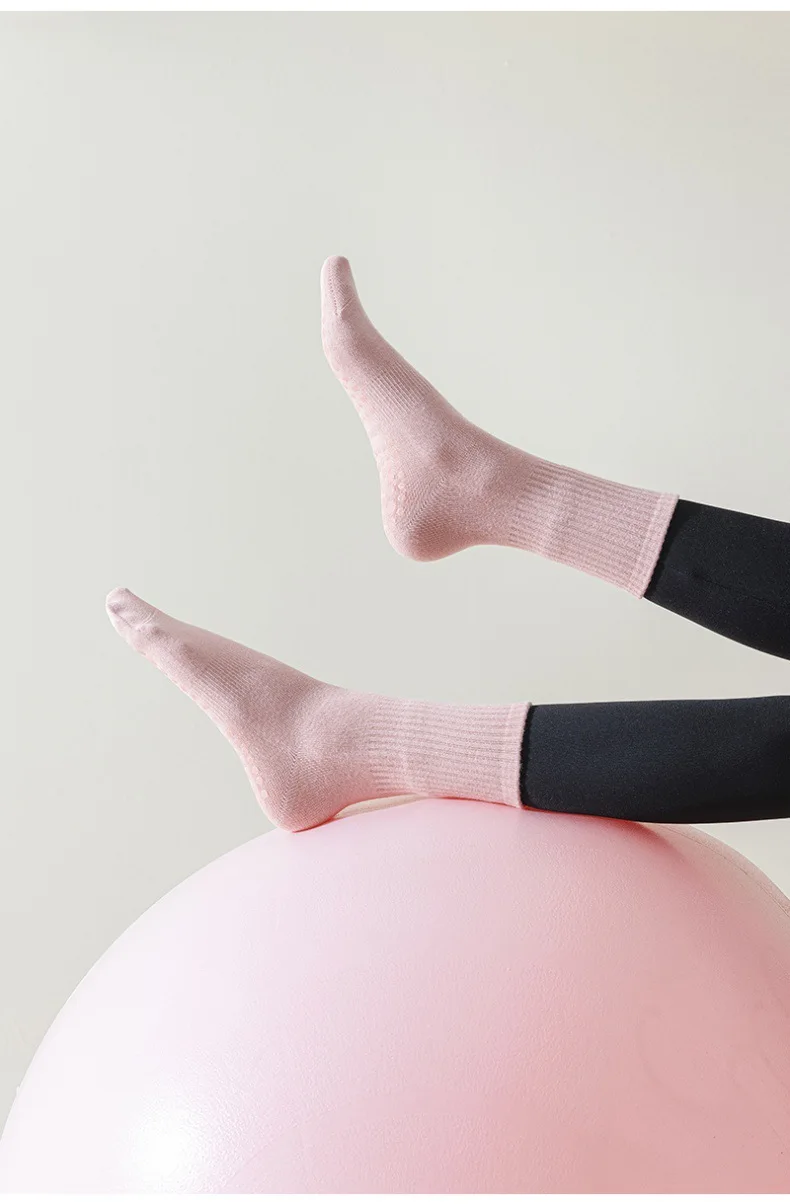 4 Pairs 100% Cotton Yoga Socks for Women Mid Calf Solid Color Non-Slip Pilates Sock Winter Fitness Gym Floor Silicone Grip Socks