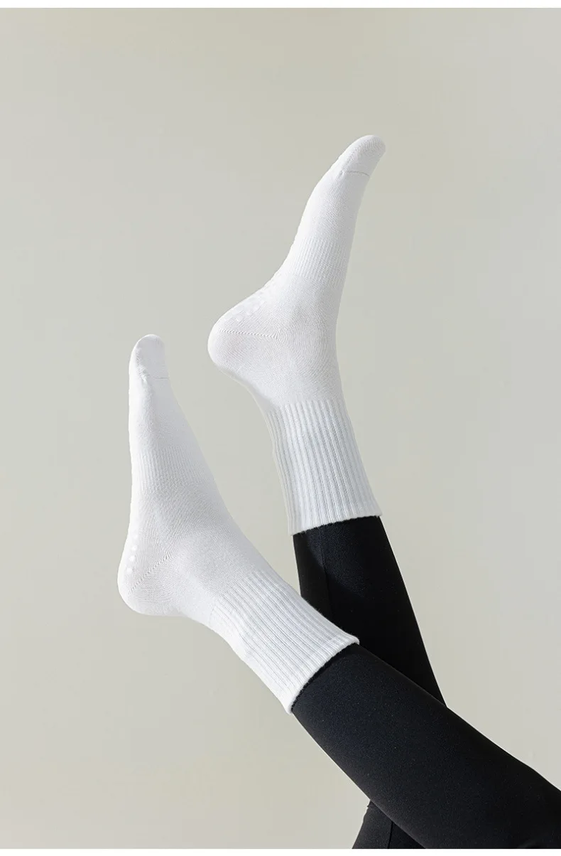 4 Pairs 100% Cotton Yoga Socks for Women Mid Calf Solid Color Non-Slip Pilates Sock Winter Fitness Gym Floor Silicone Grip Socks