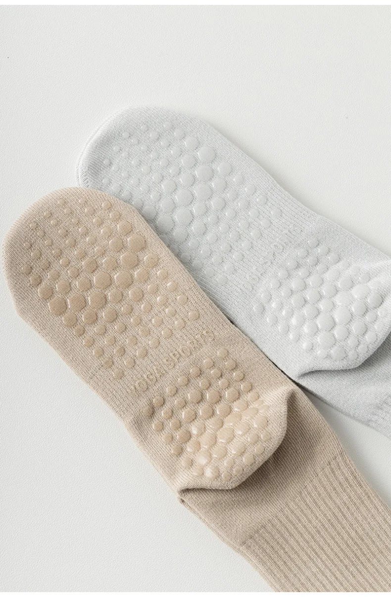 4 Pairs 100% Cotton Yoga Socks for Women Mid Calf Solid Color Non-Slip Pilates Sock Winter Fitness Gym Floor Silicone Grip Socks