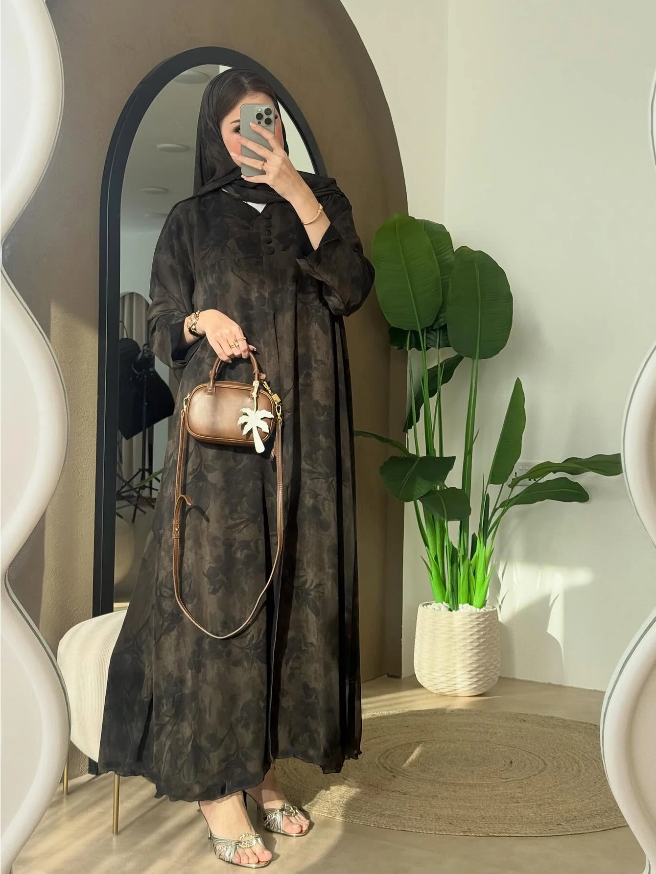 Fashionable Arabic Women's Long-Sleeved Loose-Fitting Printed Elegant Abaya with a Headscarf Included