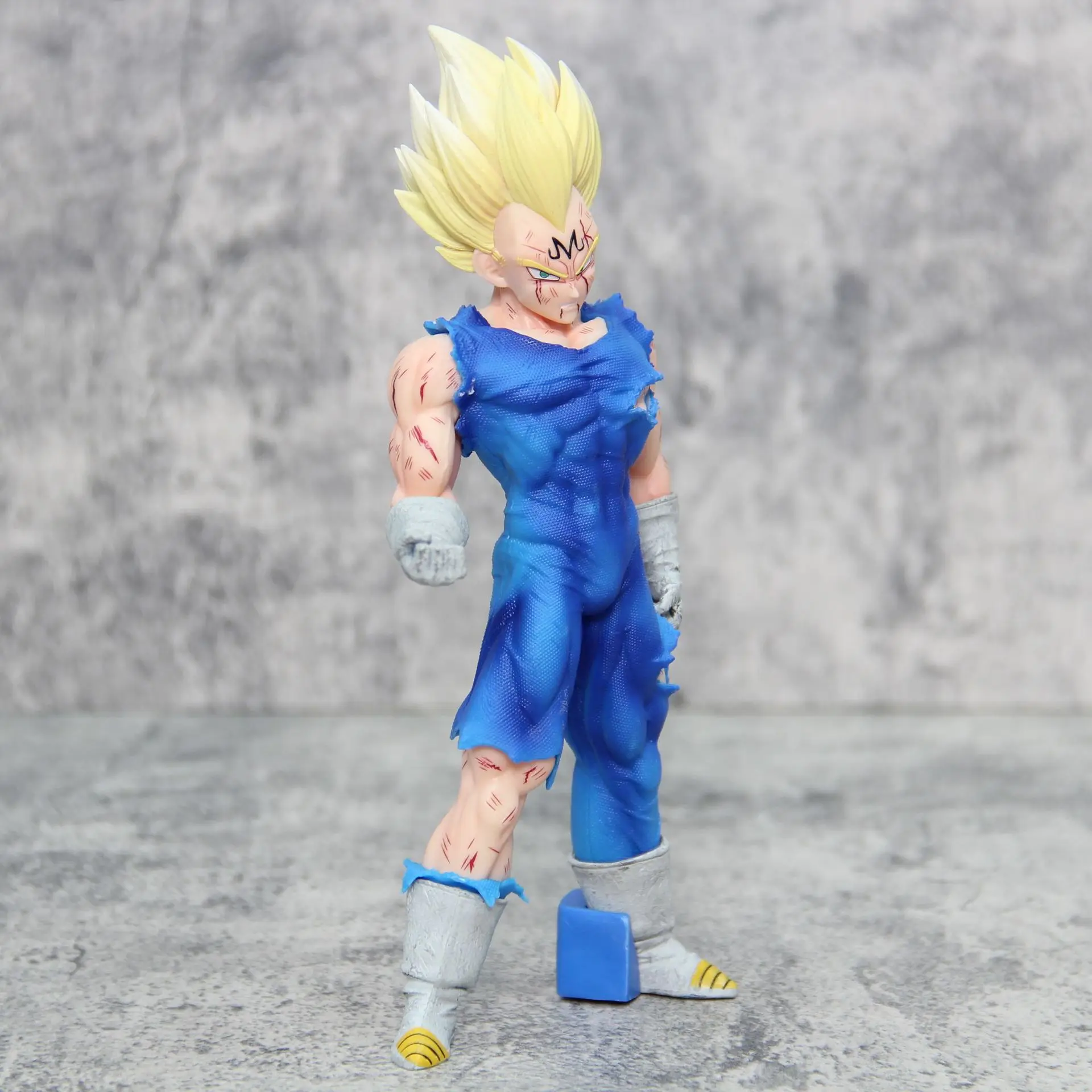 Dragon Ball Z Super Saiyan Prince Vegeta Figure Handpiece Magical Standing Posture Models Anime Ornaments