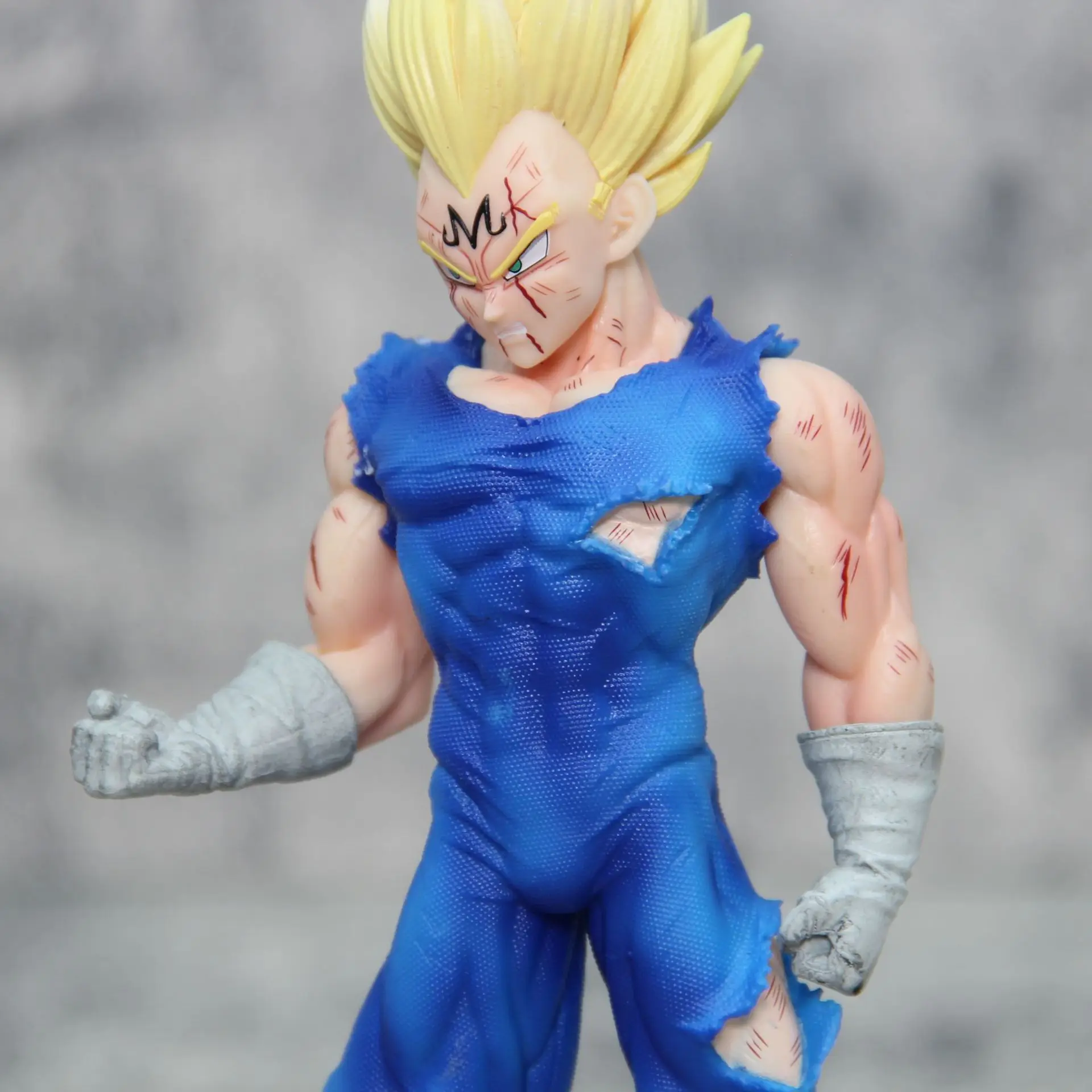 Dragon Ball Z Super Saiyan Prince Vegeta Figure Handpiece Magical Standing Posture Models Anime Ornaments