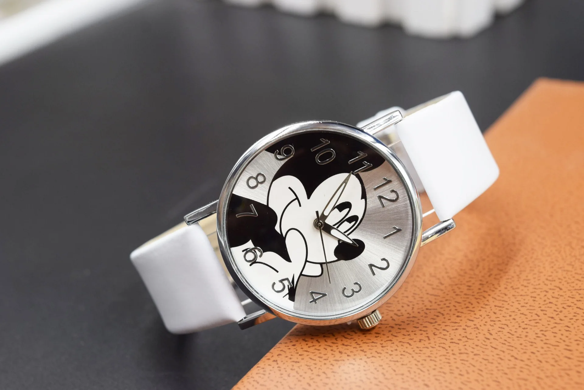 Mickey Children's Fashion Student Watch Quartz Watch Cartoon Cute Dial PU Leather Fashion Strap Children's Student Watch Gift