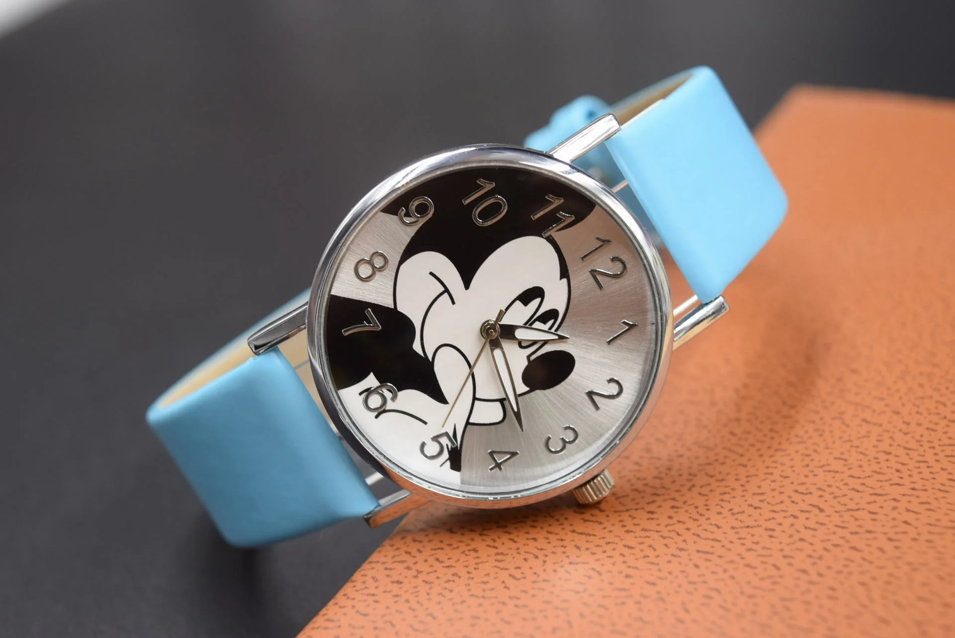 Mickey Children's Fashion Student Watch Quartz Watch Cartoon Cute Dial PU Leather Fashion Strap Children's Student Watch Gift