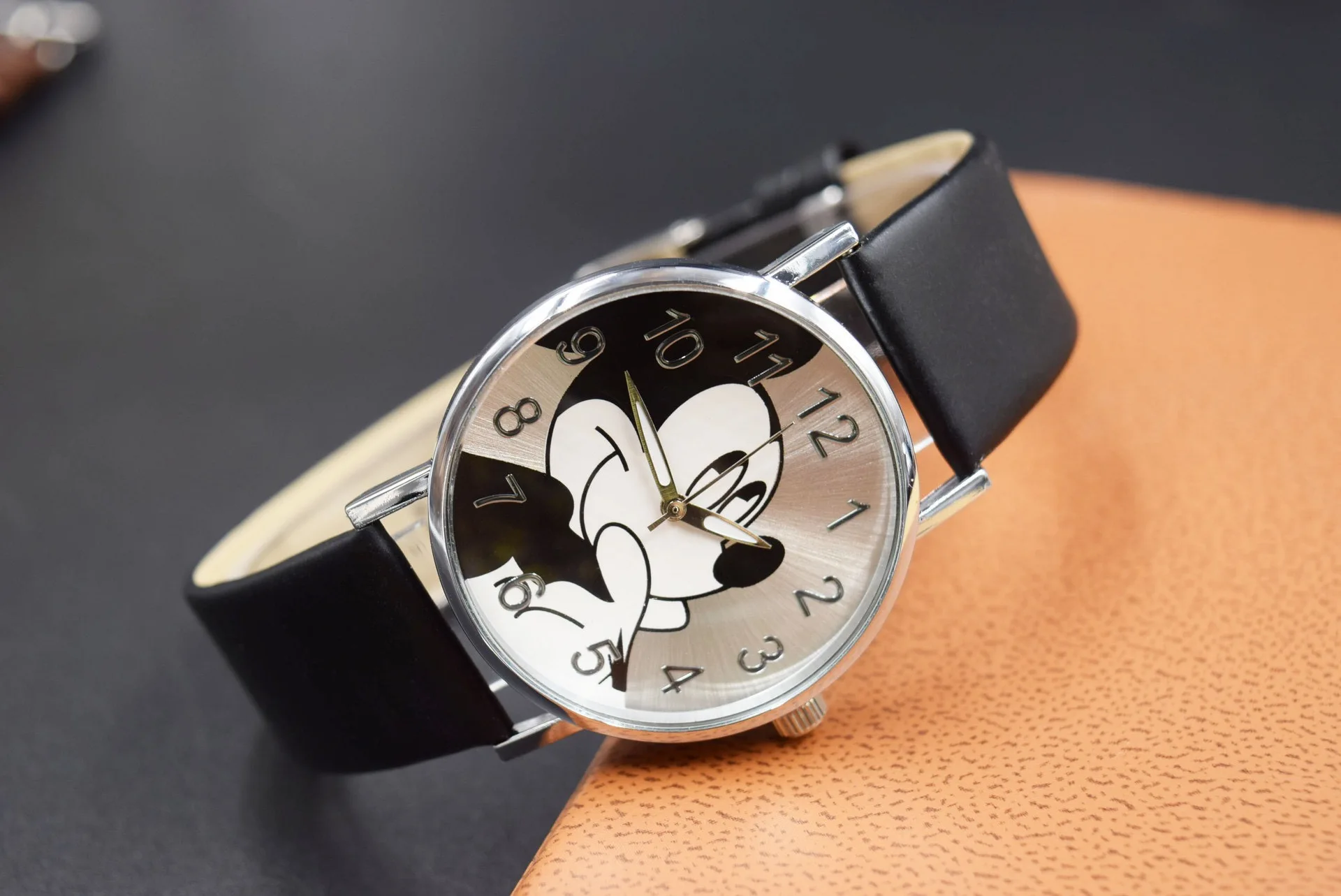 Mickey Children's Fashion Student Watch Quartz Watch Cartoon Cute Dial PU Leather Fashion Strap Children's Student Watch Gift