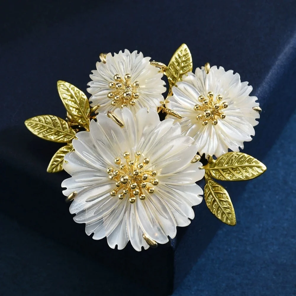 New Romantic Daisy Brooches Fashion Flower Shape Lapel Pin For Women Party Jewelry Banquet Clothing Decor Accessories Gifts