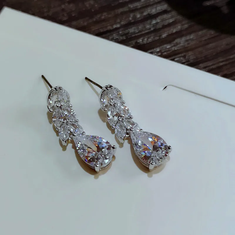 Huitan Women Drop Earring Wedding Band Jewelry Leave&Water Drop Shape Earring AAA Cubic Zirconia New Fashion Bridal Accessories