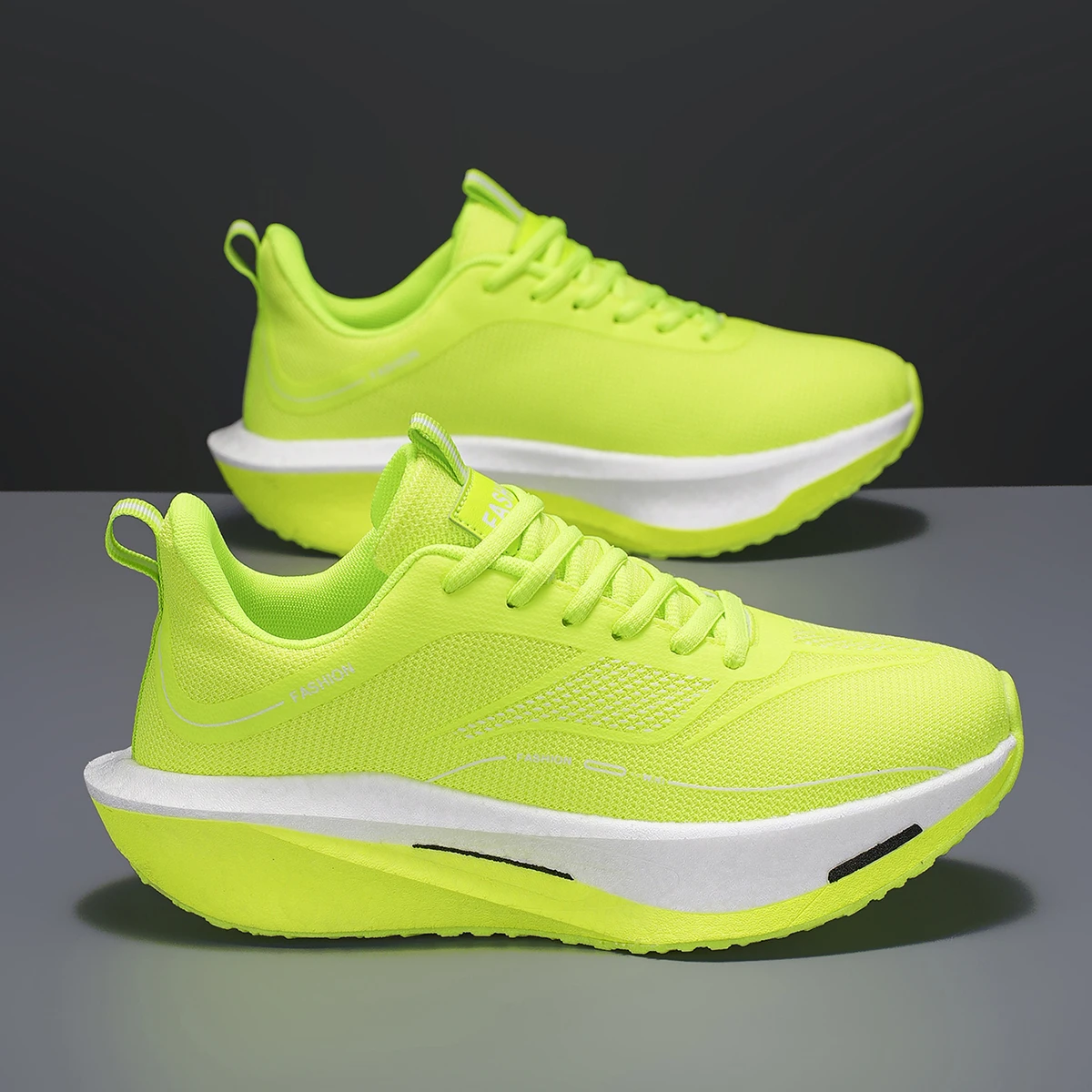 Men's Road Running Shoes, Training Shoes, Professional Running Shoes with Carbon Plate Technology, Lightweight Cushioning Sneakers, Suitable for Gym Training, Stylish and Versatile, Sporty Design