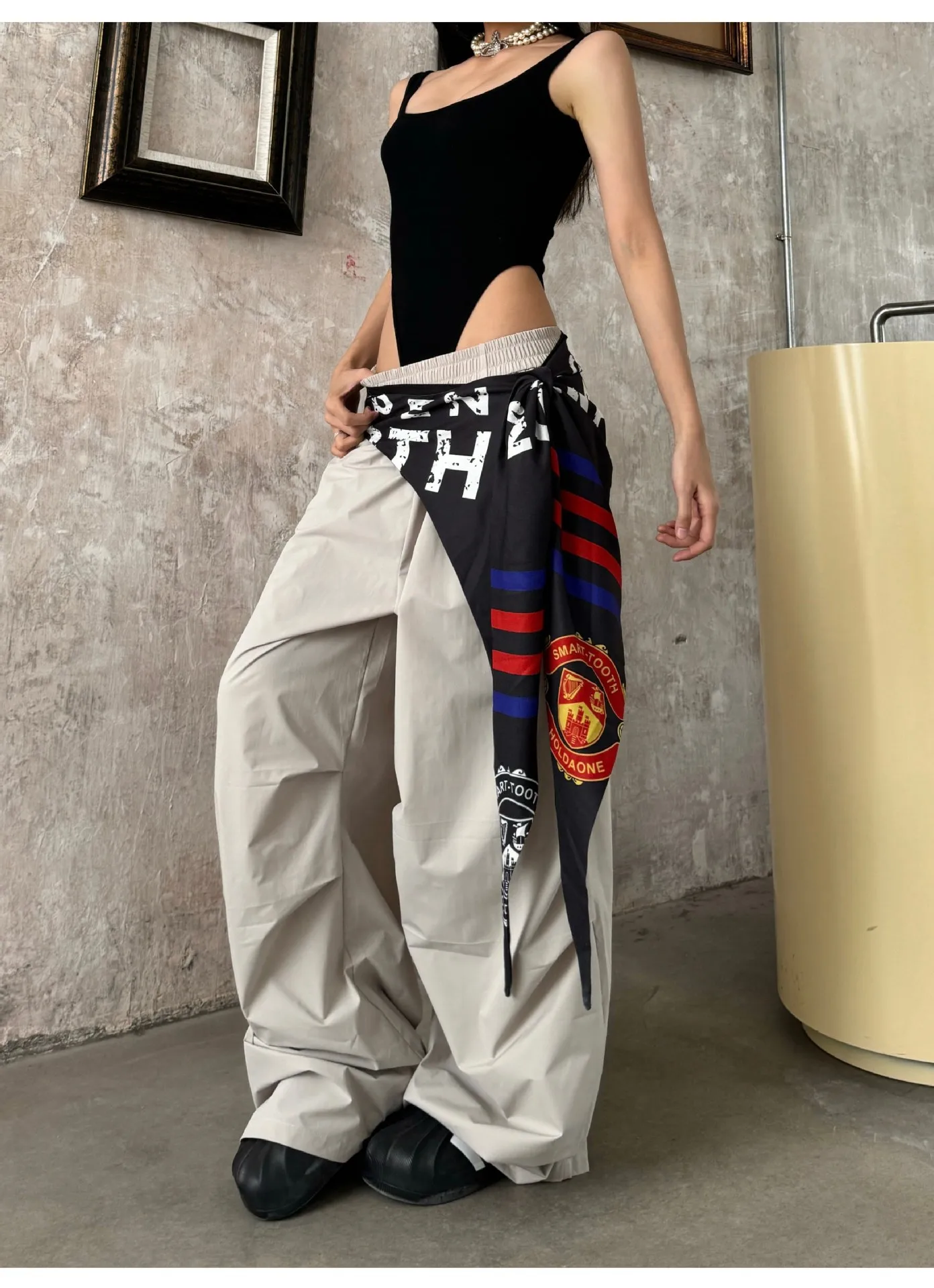 Women's Y2K Style Wide Leg Cargo Pants Cross-layer Straps Design Casual Hip Hop Dance Streetwear Trousers
