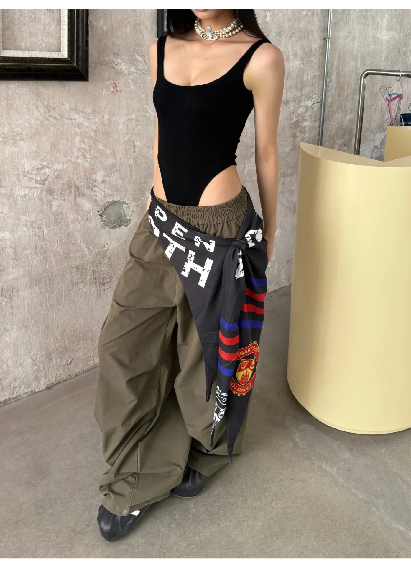 Women's Y2K Style Wide Leg Cargo Pants Cross-layer Straps Design Casual Hip Hop Dance Streetwear Trousers