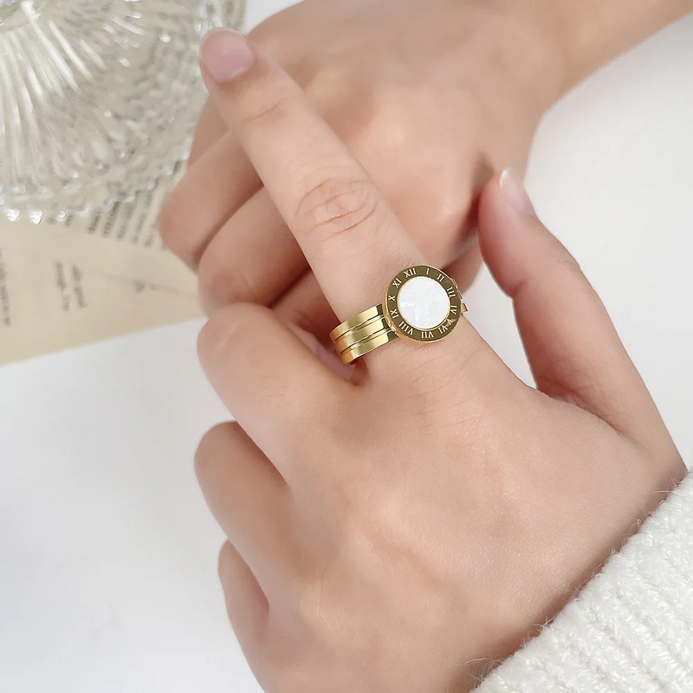Retro Gold Color Stainless Steel Ring For Women Round Black Acrylic Roman Numerals Men Ring Trendy Jewelry Fashion Accessories