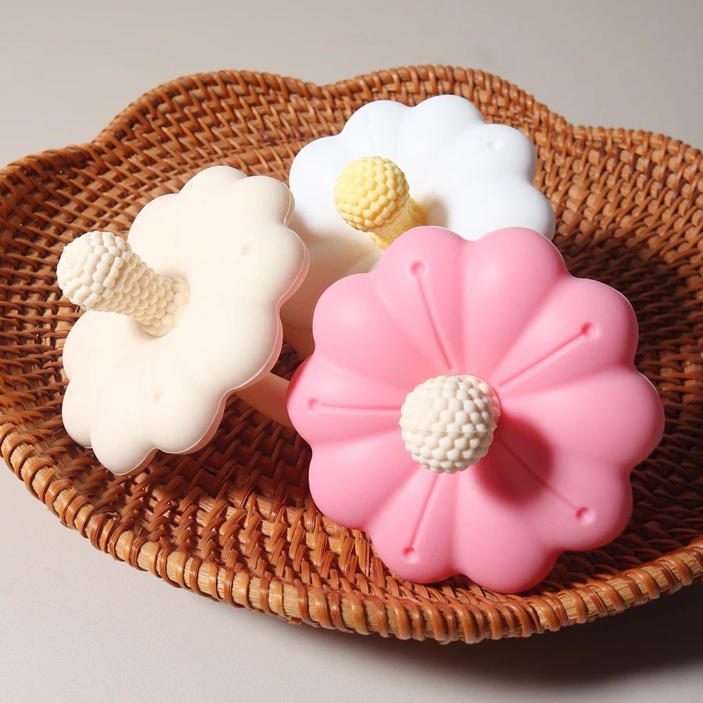 2026 Hot Sale Baby Flower Shape Teether Silicone Pacifier Teether Big Size Baby BPA Free Teether Toy