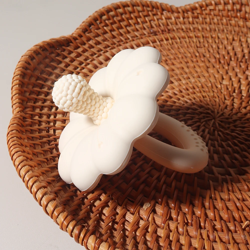 2026 Hot Sale Baby Flower Shape Teether Silicone Pacifier Teether Big Size Baby BPA Free Teether Toy