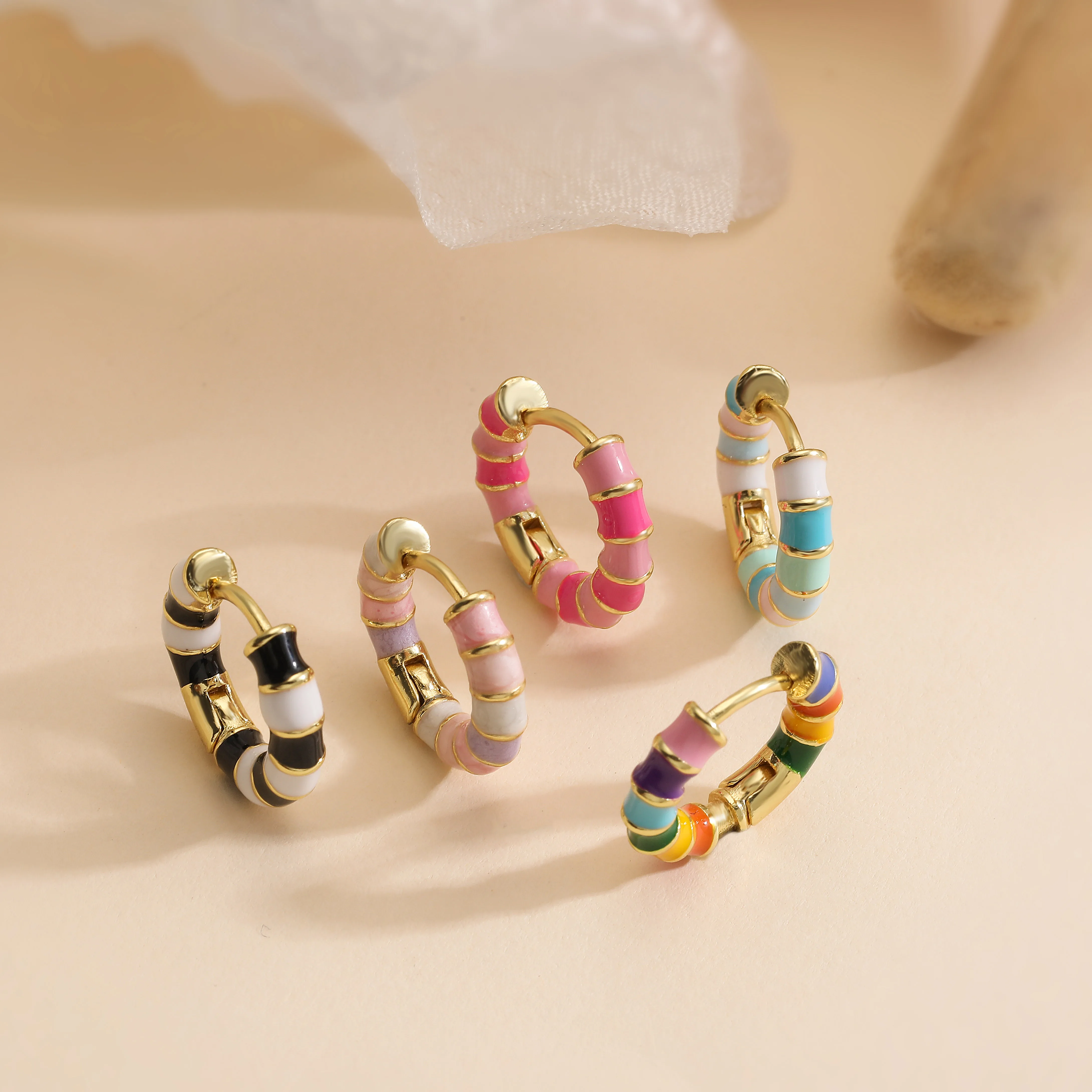 HECHENG, 15MM Enamel Dripping Oil Craft Sweet and Colorful Earrings Ethnic Style Personalized Women's Jewelry 1 Pair
