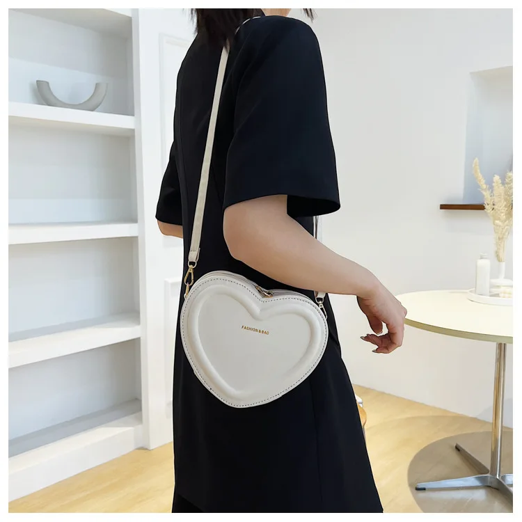 Hot Sale Heart Shape Crossbody Bags For Women Solid Pu Leather Shoulder Bags Fashion Handbags