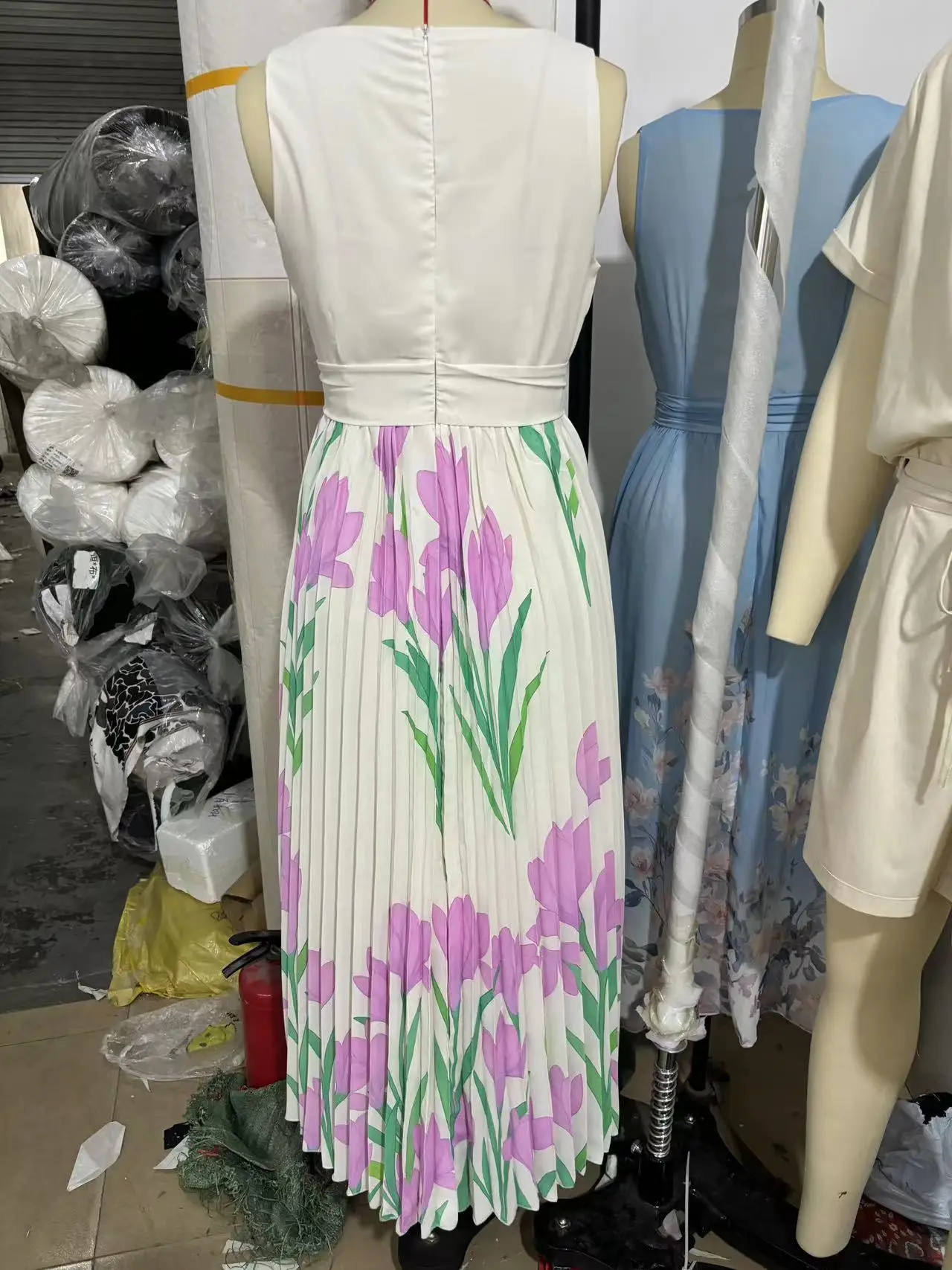 2026 Spring Summer Women's Fashion Strap Digital Print Pleated Floral Long Dress Sleeveless Square Neck High Waist Spring Summer