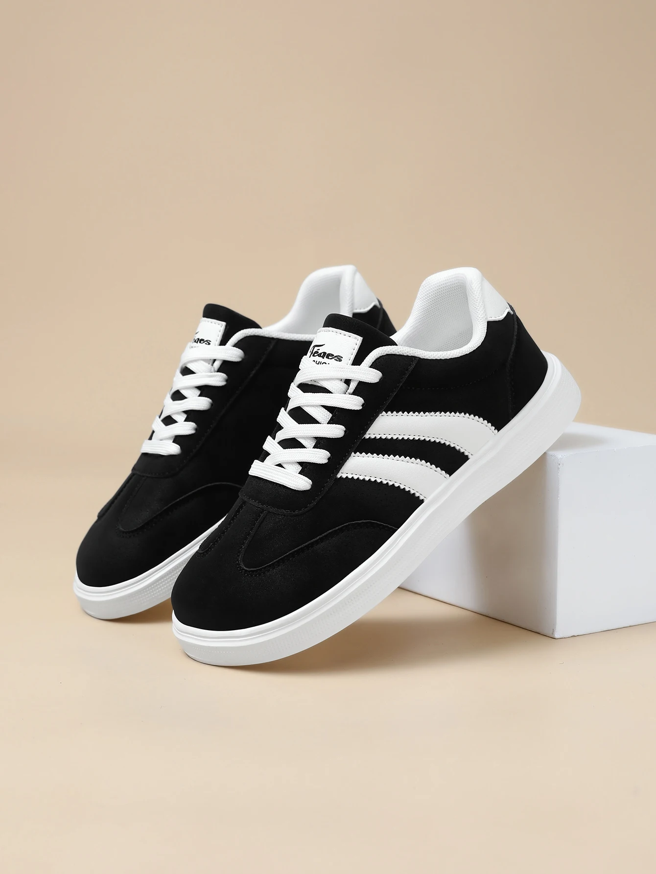 Wide Toe Women Shoes Casual Versatile Soft Sole Wide Last Shoes Walking Sneakers Comfortable Barefoot Breathable Mesh Shoes