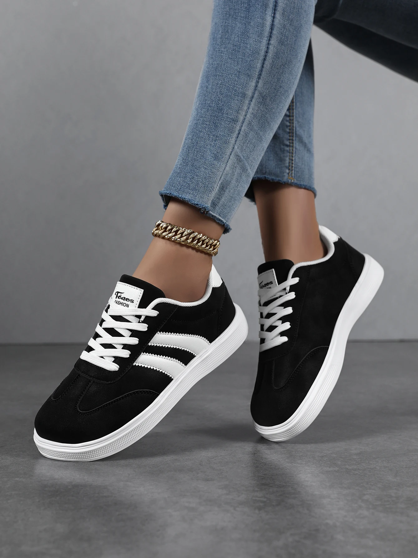 Wide Toe Women Shoes Casual Versatile Soft Sole Wide Last Shoes Walking Sneakers Comfortable Barefoot Breathable Mesh Shoes