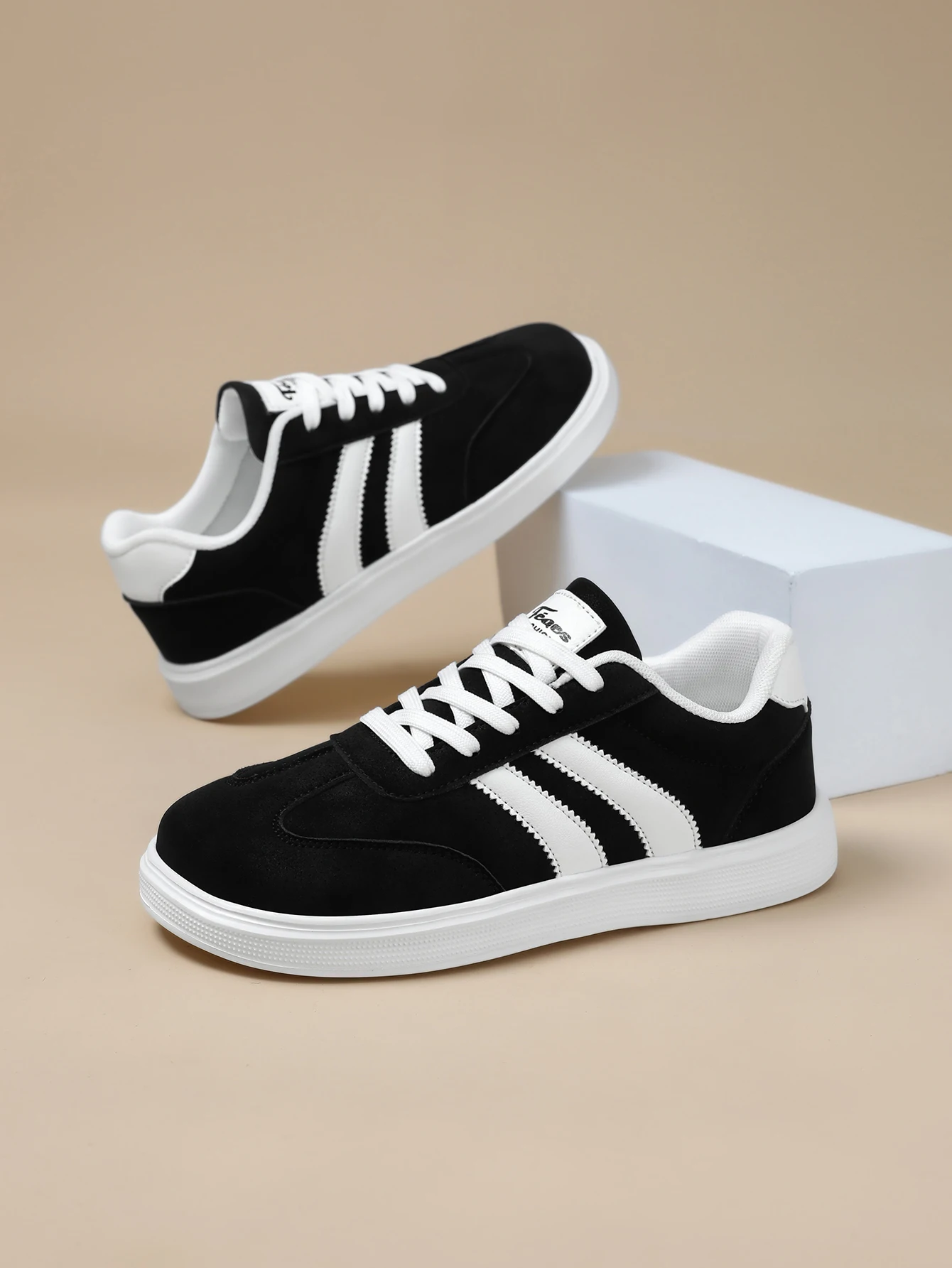 Wide Toe Women Shoes Casual Versatile Soft Sole Wide Last Shoes Walking Sneakers Comfortable Barefoot Breathable Mesh Shoes
