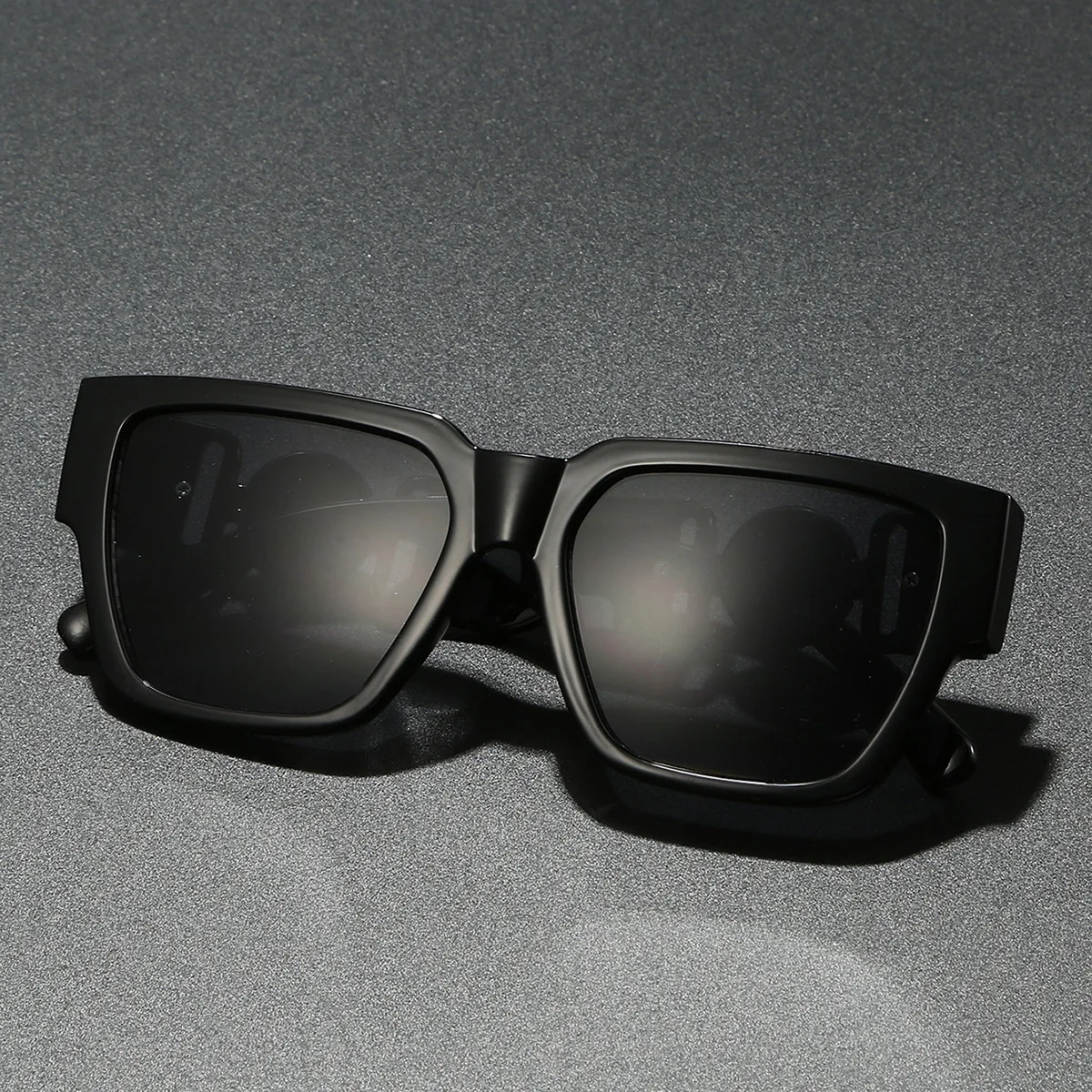 2025 Newest Luxury Sunglasses For Men And Women Square Lion Brand Designer Unisex Glasses Classic Style UV400