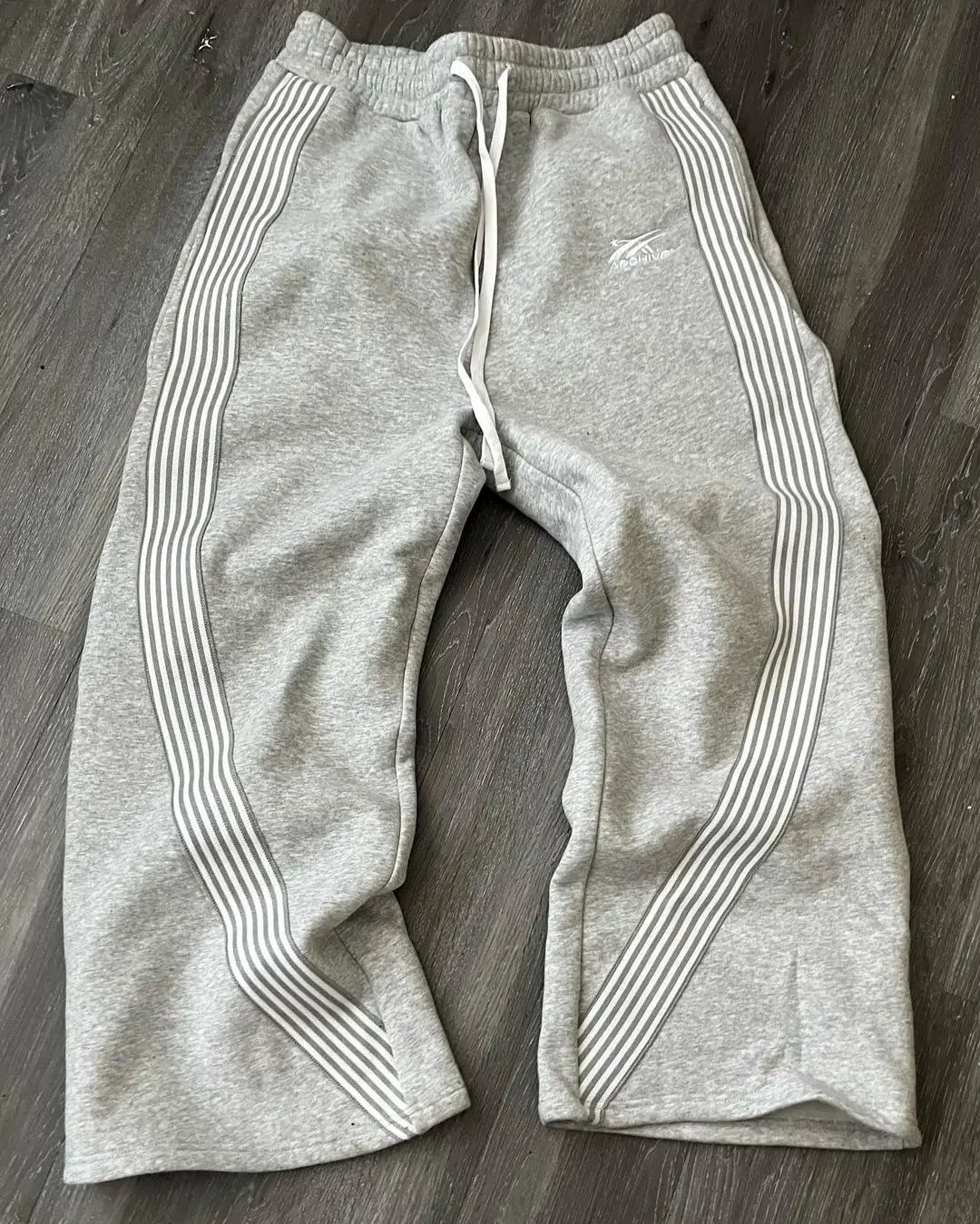 Casual Grey Embroidered Trousers Y2k Running Lace Chandelier Trousers Functional Tactics Camouflage for Men and Women