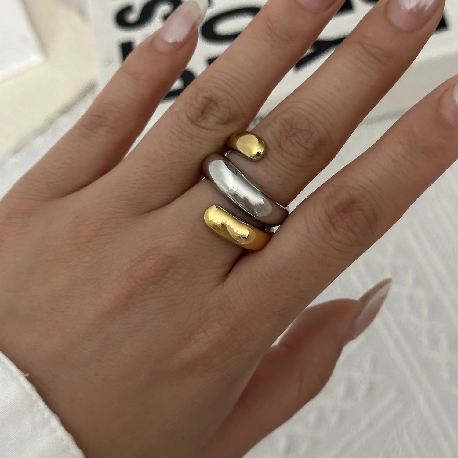 Sculptural Mixed Metal Intertwined Ring for Women Waterproof Stainless Steel Two Tone Abstract Winding Ring Jewelry Gift