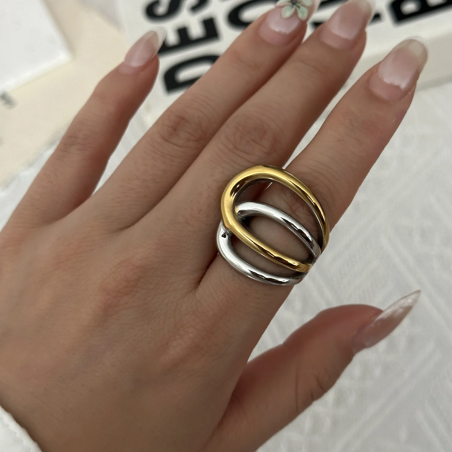 Sculptural Mixed Metal Intertwined Ring for Women Waterproof Stainless Steel Two Tone Abstract Winding Ring Jewelry Gift