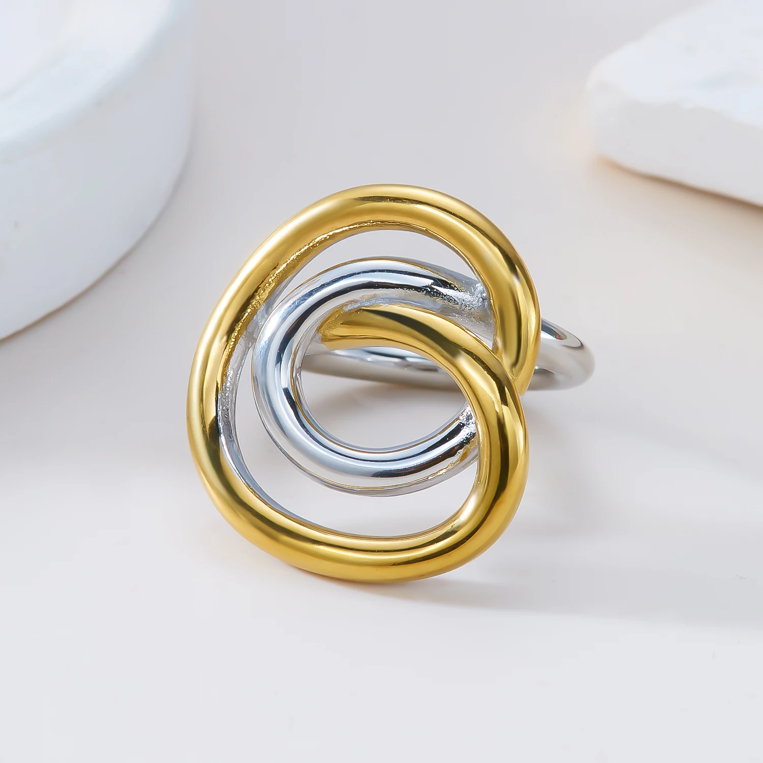 Sculptural Mixed Metal Intertwined Ring for Women Waterproof Stainless Steel Two Tone Abstract Winding Ring Jewelry Gift