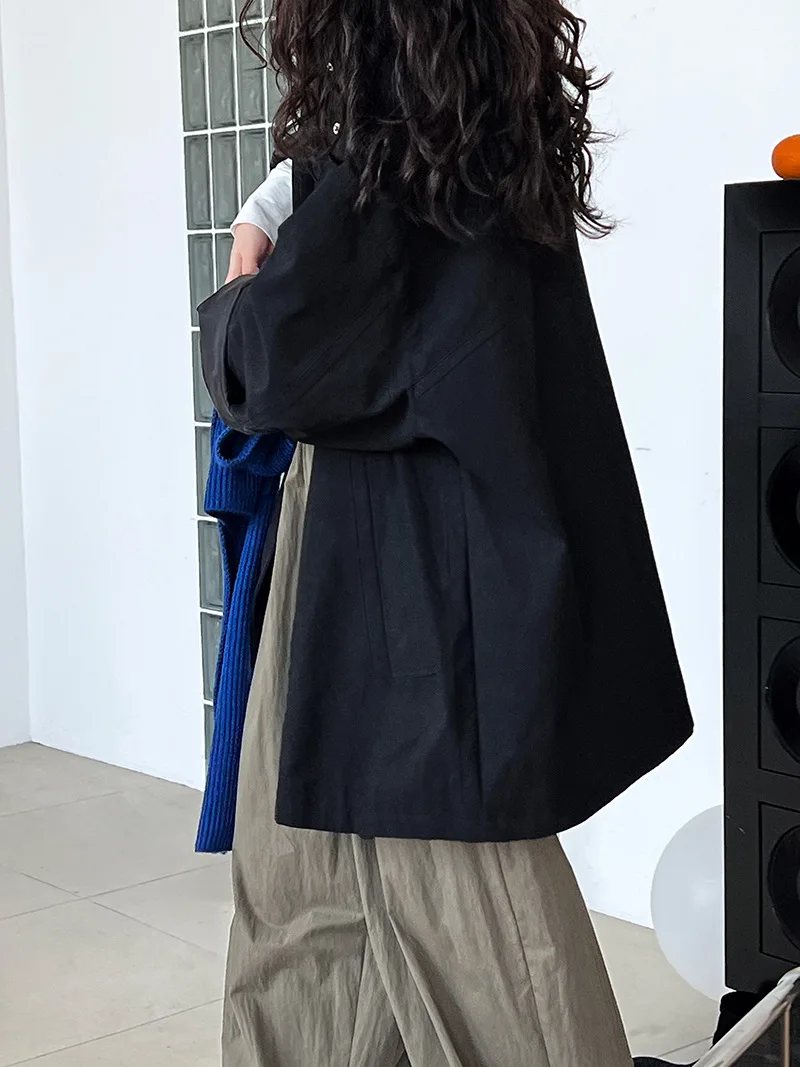 LANMREM Temperament Short Trench For Women Lapel Single Breasted Solid Color Pockets Design Coat 2026 Spring Autumn New 2Z2225