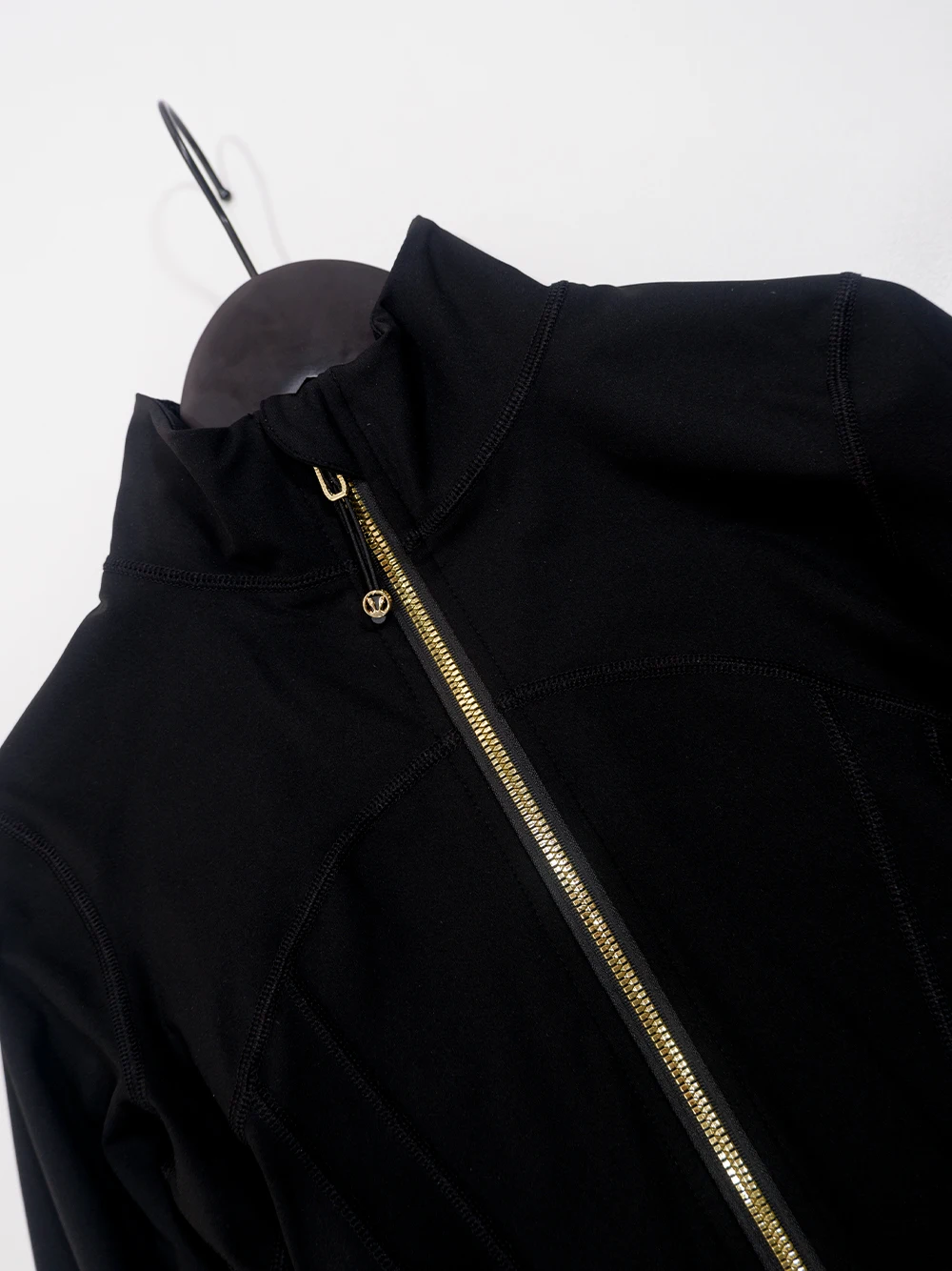 Gold Zipper Jacket and yoga Pants Set, Sportswear, Quick-Dry and Breathable, Slimming and lightweight, Tight-Fitting