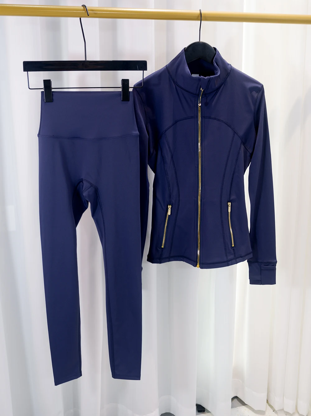 Gold Zipper Jacket and yoga Pants Set, Sportswear, Quick-Dry and Breathable, Slimming and lightweight, Tight-Fitting